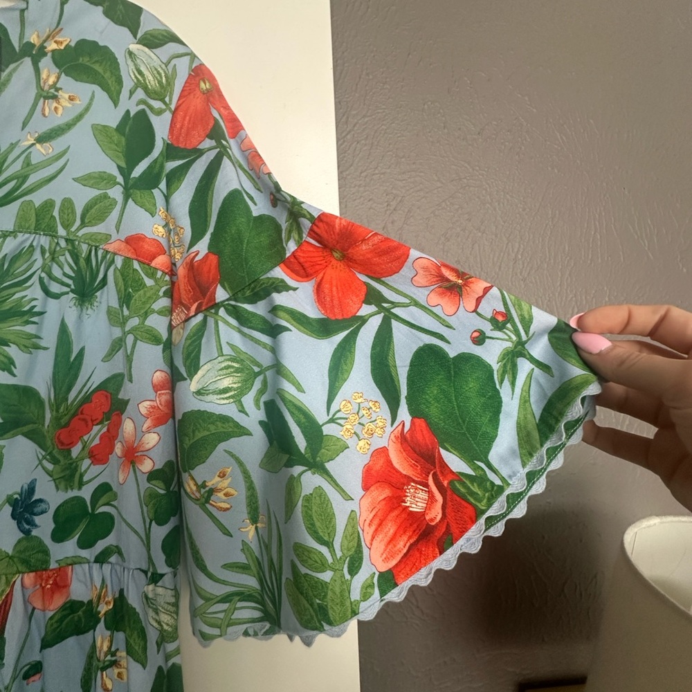 TUCKERNUCK Blooming Botanical Ginger
Floral Maxi Dress Sz Medium - Picture 4 of 10